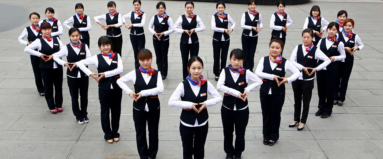 集體照專業(yè)拍攝 創(chuàng)意合影姿勢大全與服務(wù)指南